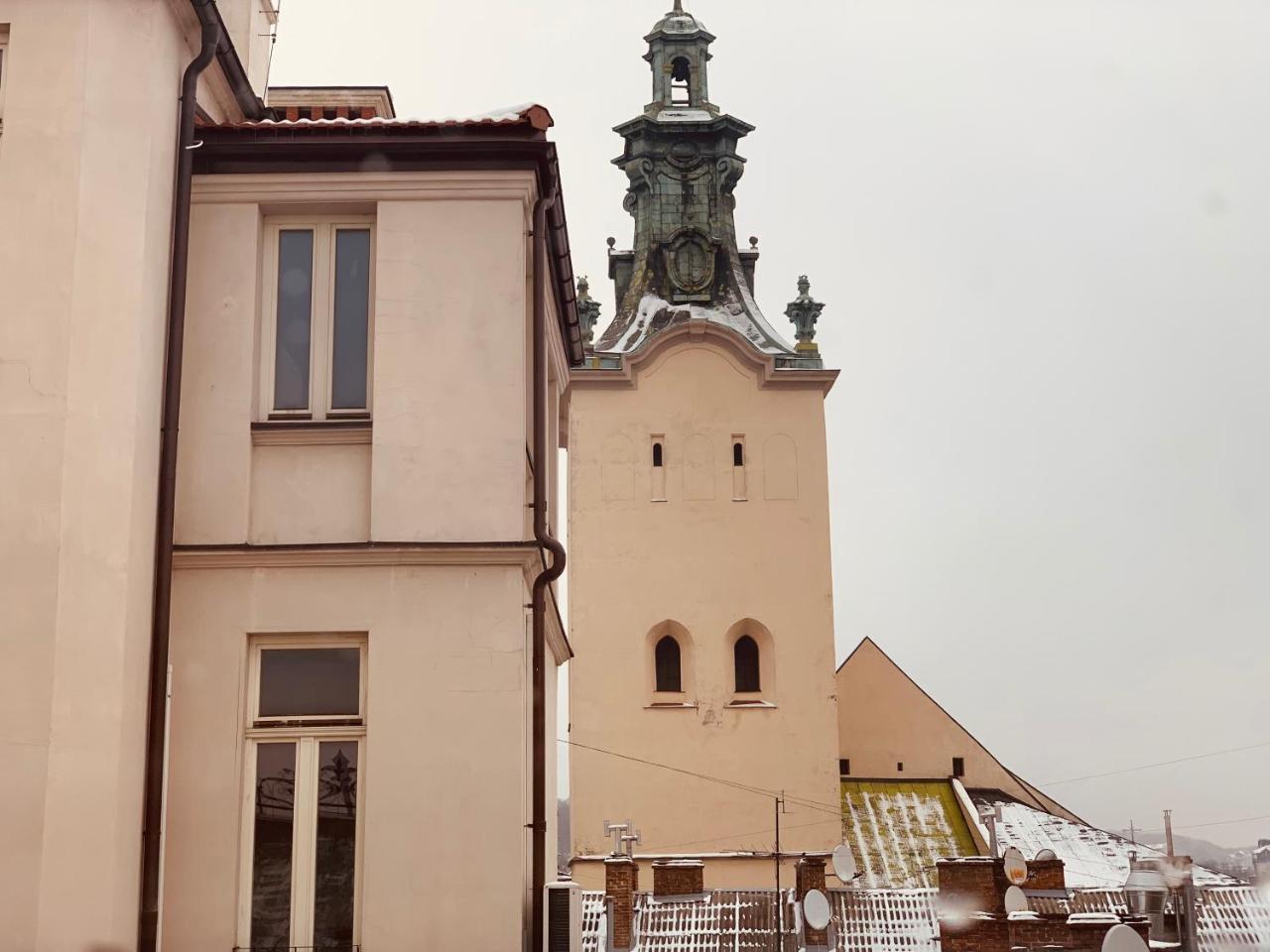 Hotel N°10 Lviv Exterior photo